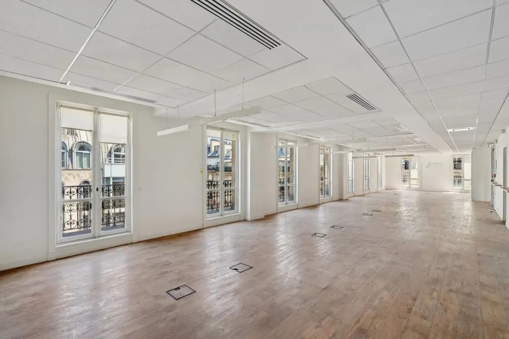 7 Rue Drouot, Paris for lease Interior Photo- Image 1 of 5