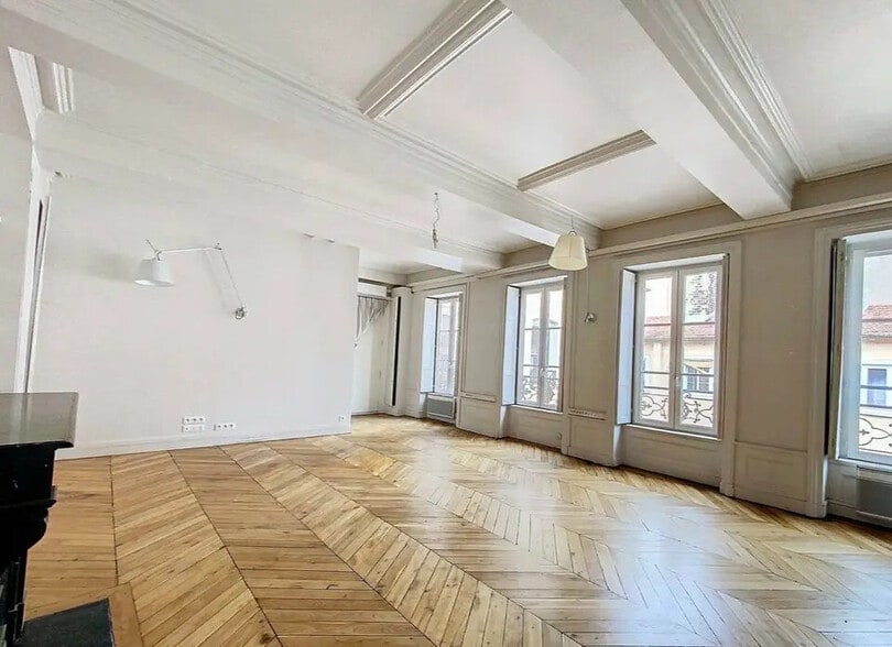 Office in Paris for lease - Interior Photo - Image 3 of 4