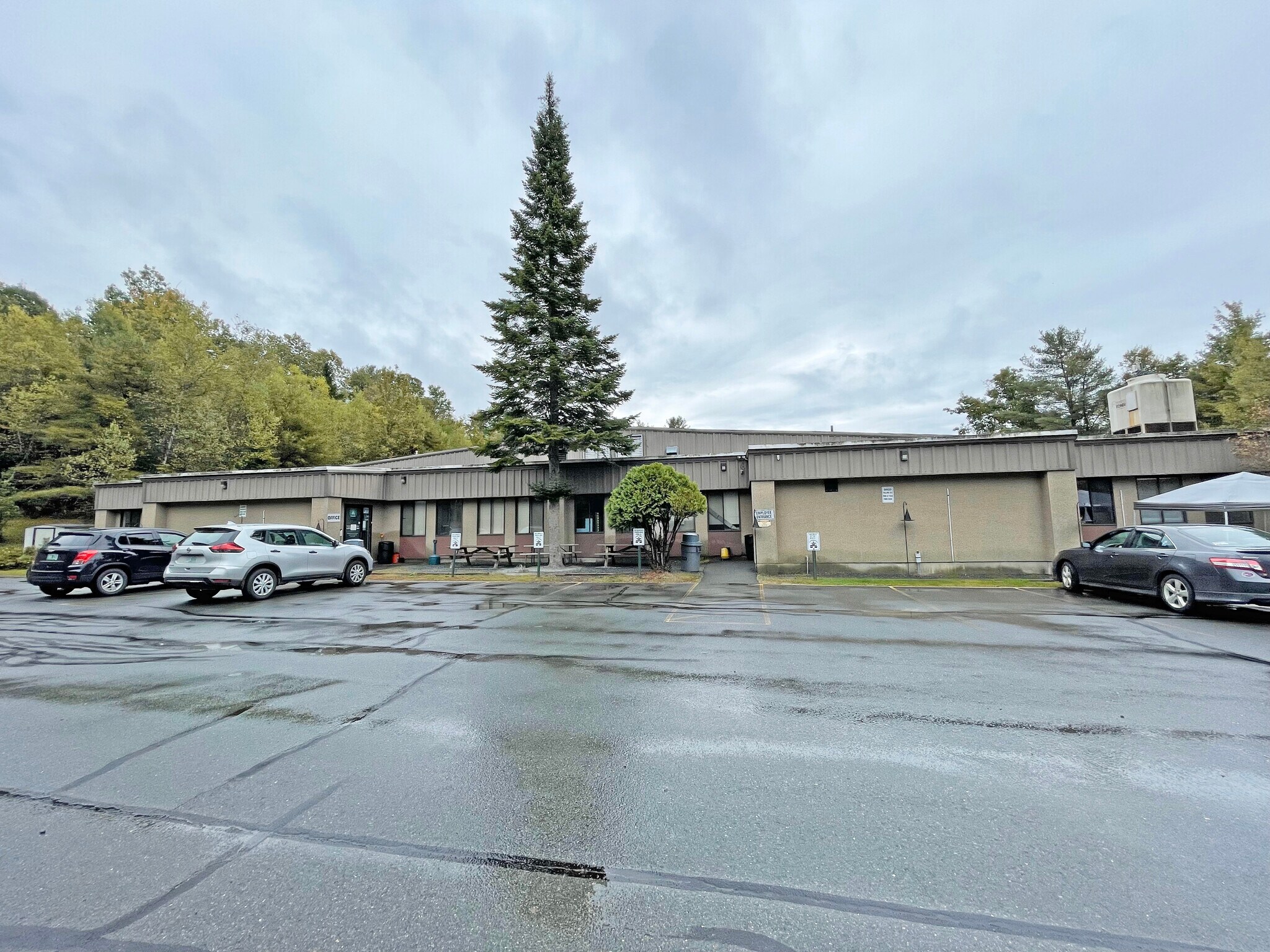 673 Industrial Park Rd, Littleton, NH for sale Primary Photo- Image 1 of 8