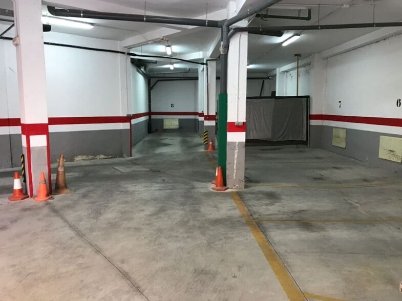 Calle Regato del Anís, Salamanca, Salamanca for sale - Building Photo - Image 3 of 9