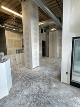 2120 E York St, Philadelphia, PA for lease Interior Photo- Image 2 of 8
