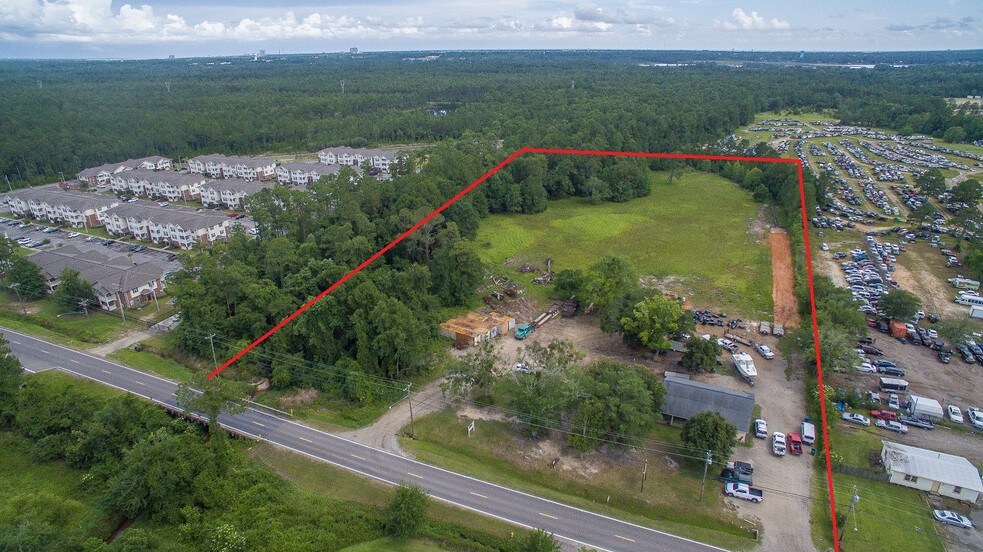 7389 Woolmarket Rd, Biloxi, MS 39532