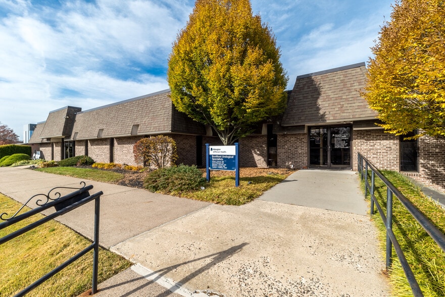 711 Lawn Ave, Sellersville, PA 18960 Office for Sale