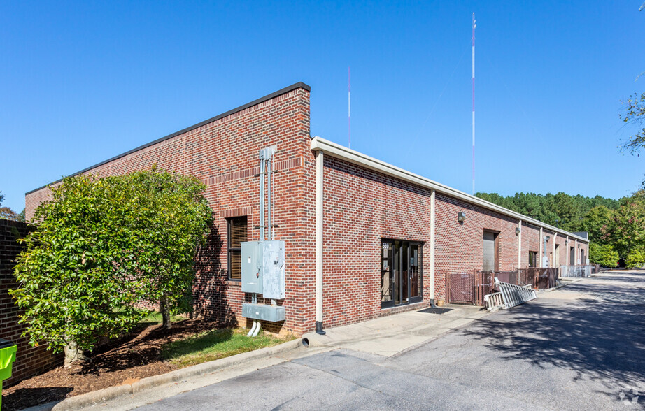 531-539 James Jackson Ave, Cary, NC for lease - Building Photo - Image 2 of 4