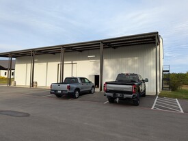 7,600 SF Air Conditioned Warehouse for Lease - Warehouse