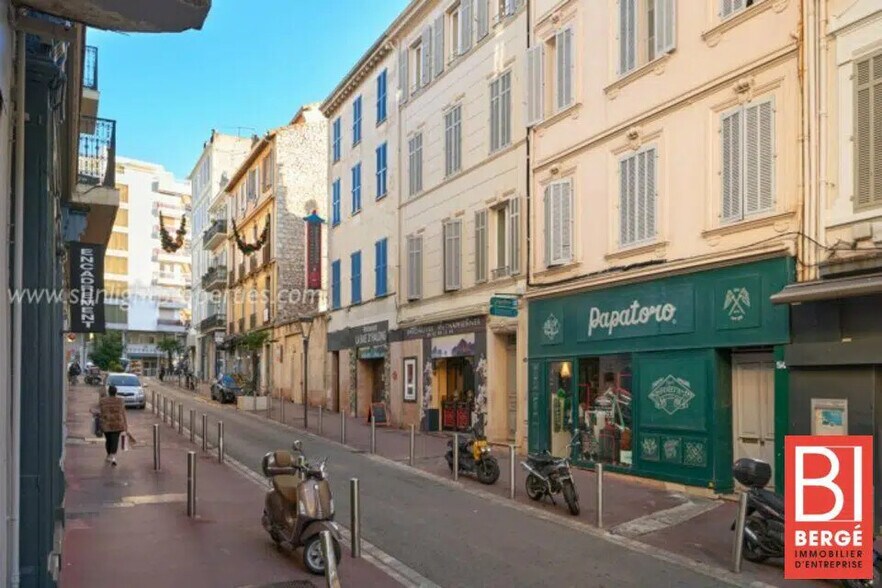 Retail in Cannes for lease - Building Photo - Image 3 of 3