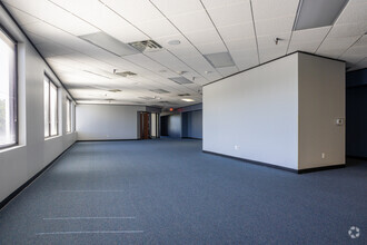 10600 Corporate Dr, Stafford, TX for lease Interior Photo- Image 2 of 4