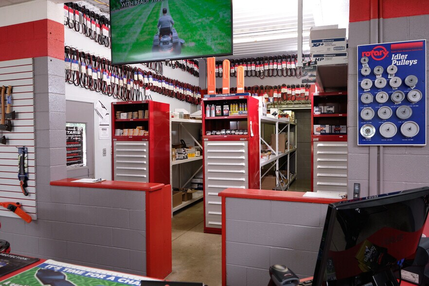 4592 State Route 51, Rostraver Township, PA for sale - Interior Photo - Image 3 of 4