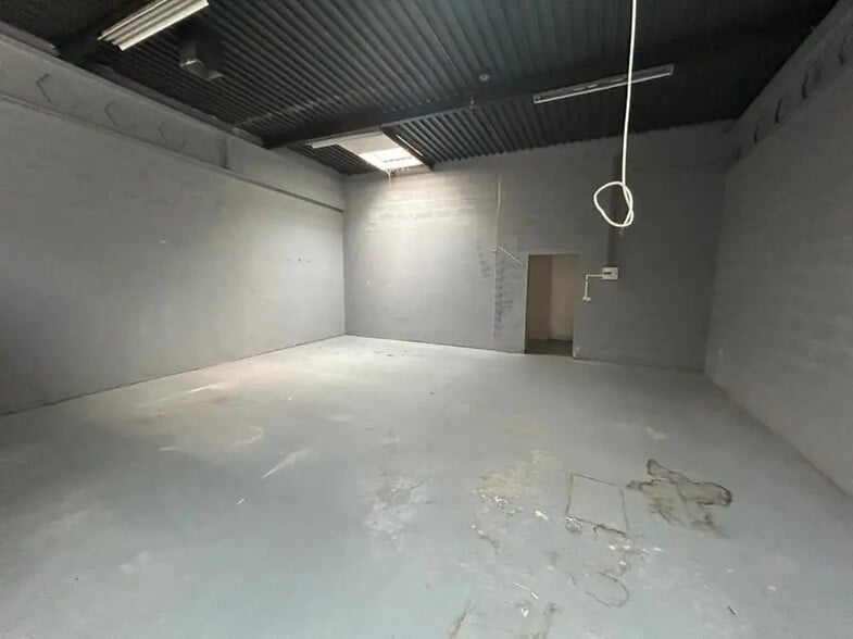 Zone Industrielle Prairie, Villebon-sur-Yvette for lease - Interior Photo - Image 1 of 4