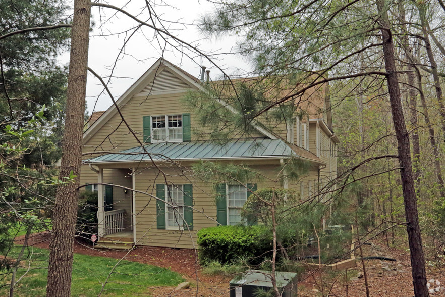 5561 McNeely Dr, Raleigh, NC for lease - Building Photo - Image 2 of 22