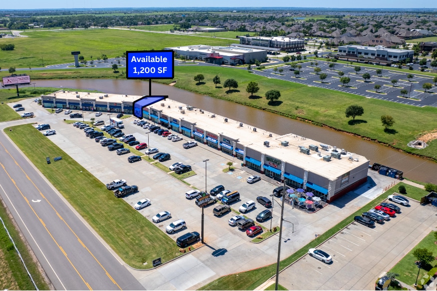2713-2745 S I-35 Service Rd, Moore, OK for lease - Building Photo - Image 2 of 6