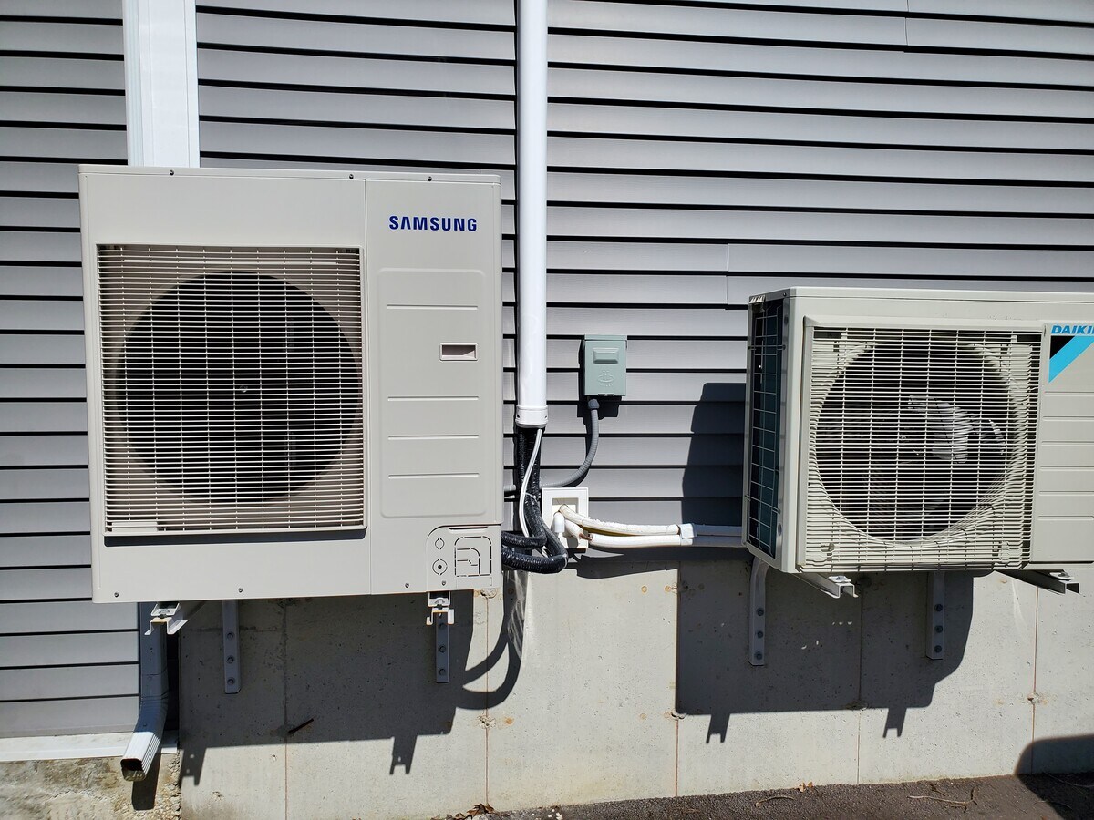 115 School St, Berwick, ME 03901 Berwick Garage