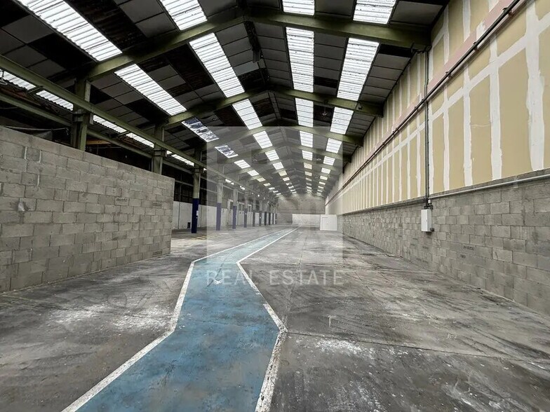 Flex in Villeurbanne for lease - Building Photo - Image 3 of 43