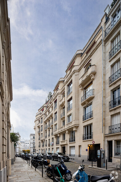 Office in Paris for sale - Building Photo - Image 3 of 5