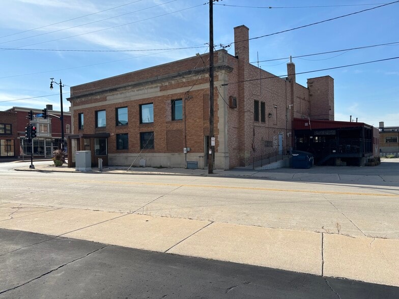 1245 Main St, Green Bay, WI for sale - Building Photo - Image 2 of 10