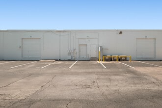 5555 N Lamar Blvd, Austin, TX for lease Building Photo- Image 2 of 25