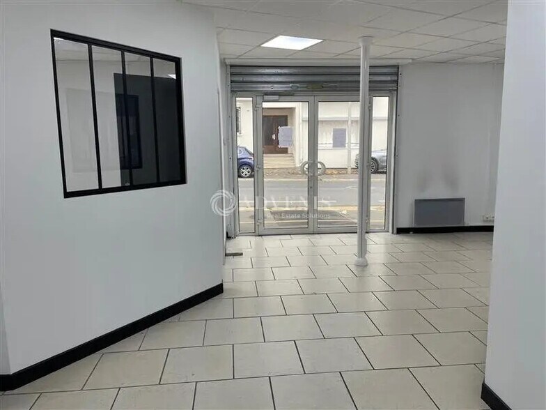 Office in Bourges for lease - Interior Photo - Image 2 of 5