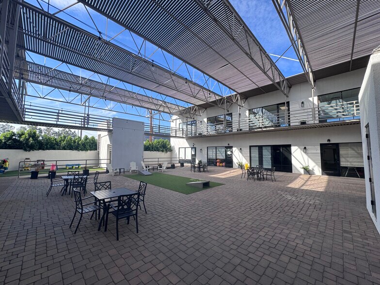 4801 E McDowell Rd, Phoenix, AZ for lease - Building Photo - Image 2 of 7