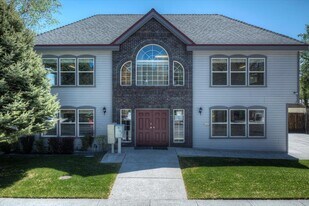 545 Anderson St, Carson City NV - Parking Garage