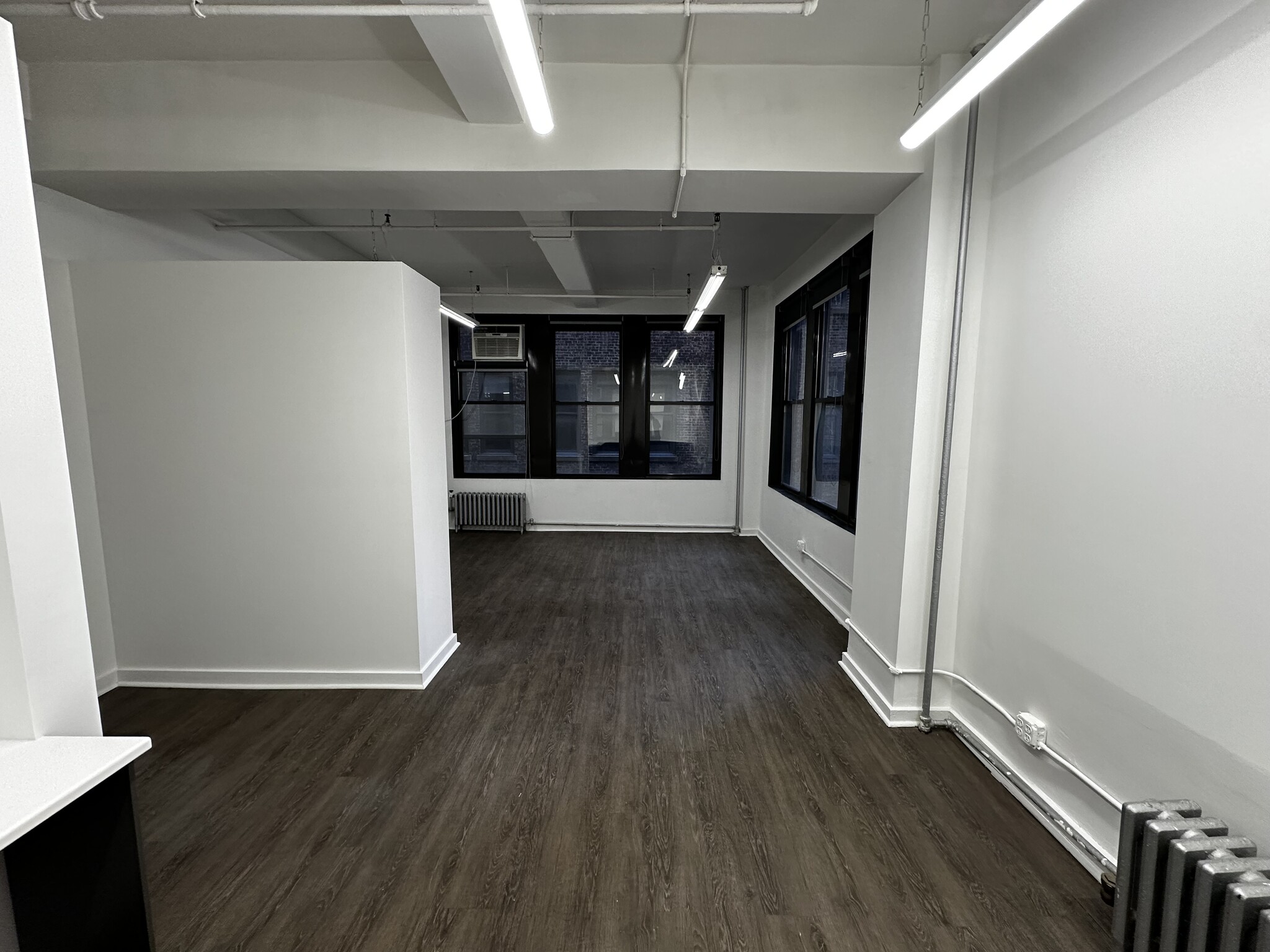 325 W 38th St, New York, NY for lease Building Photo- Image 1 of 8