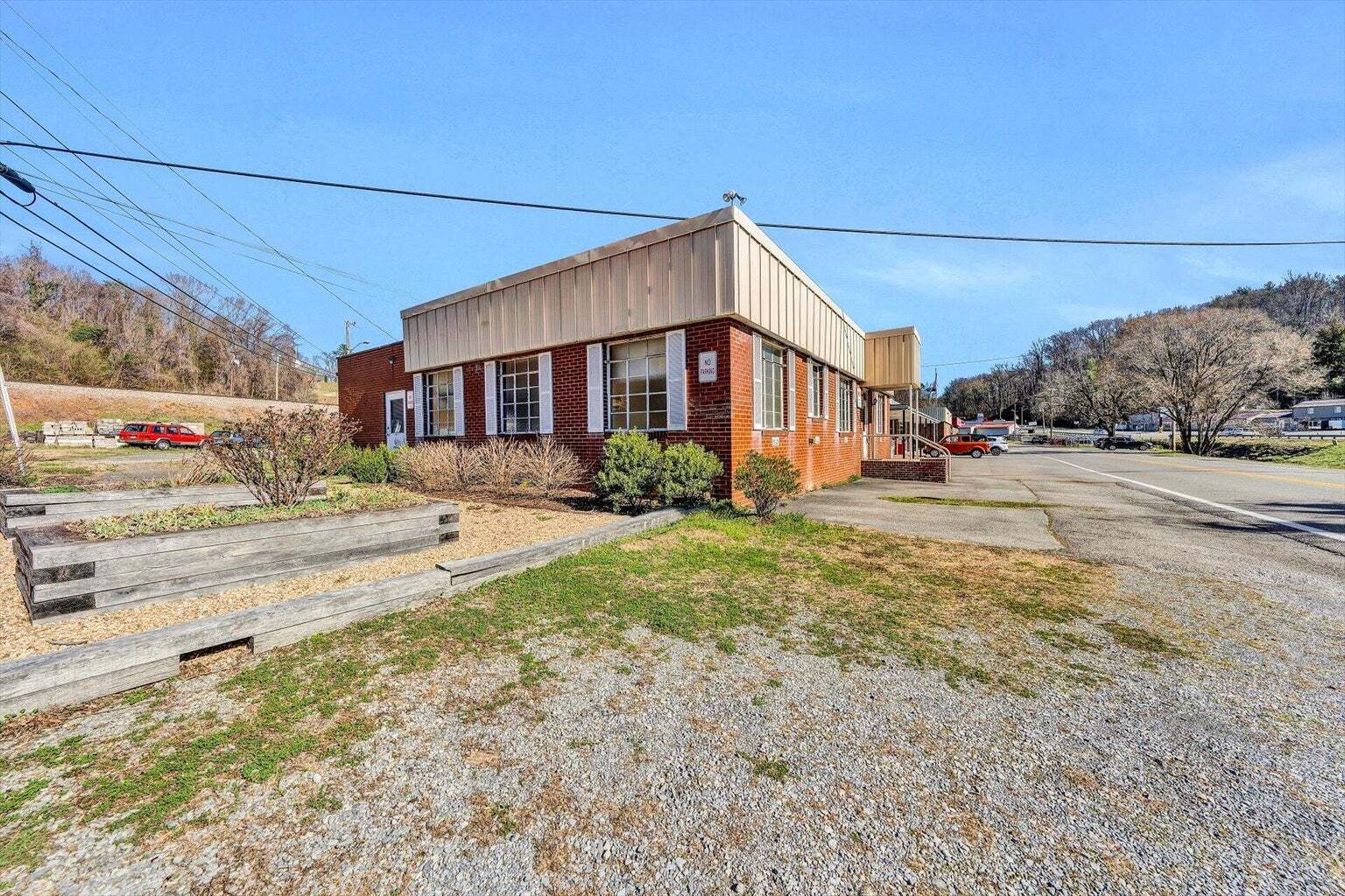 100 Main, Boones Mill, VA 24065 Brick Office / Retail Building