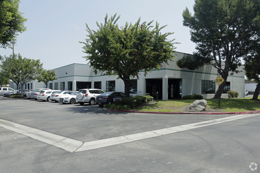 4650-4690 S Eastern Ave, Commerce, CA for lease - Primary Photo - Image 1 of 2