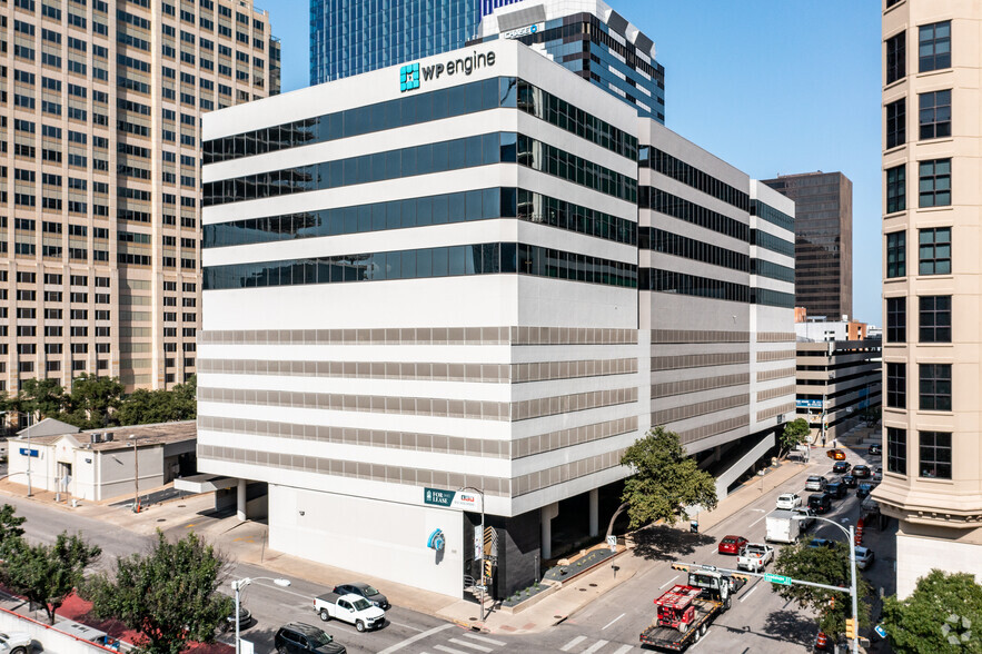 504 Lavaca St, Austin, TX for lease - Building Photo - Image 2 of 6