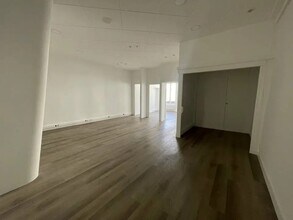 Office in Lyon for lease Interior Photo- Image 2 of 8