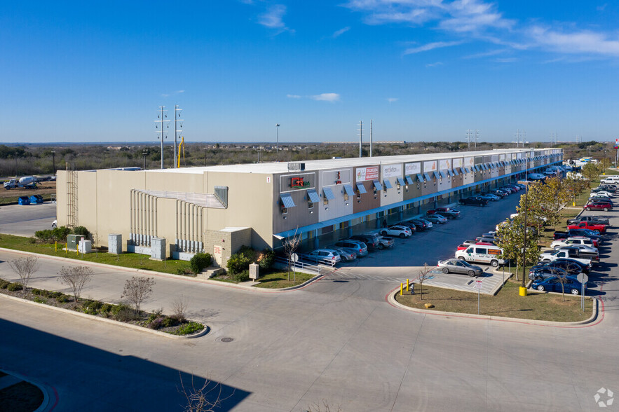 9342 SE Loop 410, San Antonio, TX for lease - Building Photo - Image 2 of 10