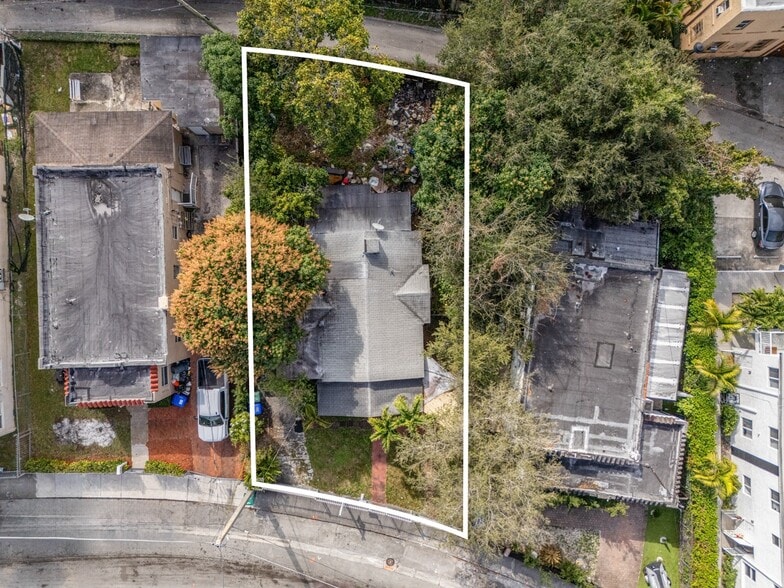 260 NW 27th St, Miami, FL for sale - Building Photo - Image 1 of 10