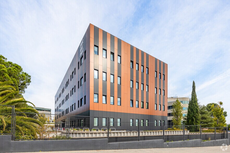 Av. Alcalde Barnils, 72, Sant Cugat del Vallès, Barcelona for sale - Primary Photo - Image 1 of 1