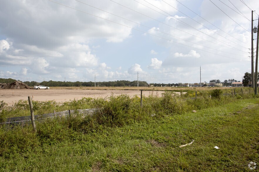 Lorraine Rd, Bradenton, FL 34211