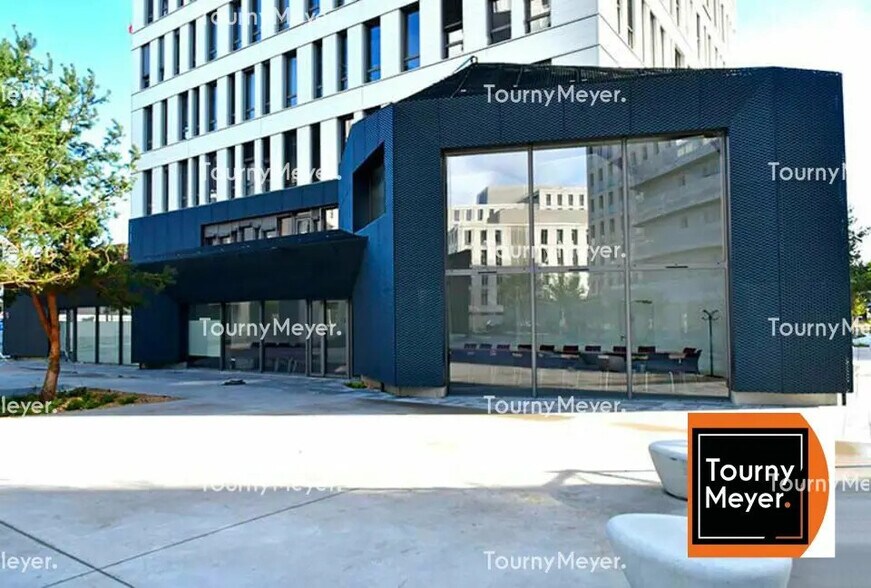 Office in Nantes for lease - Building Photo - Image 2 of 4