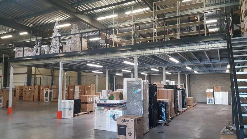 Industrial in Le Haillan for lease - Interior Photo - Image 2 of 7