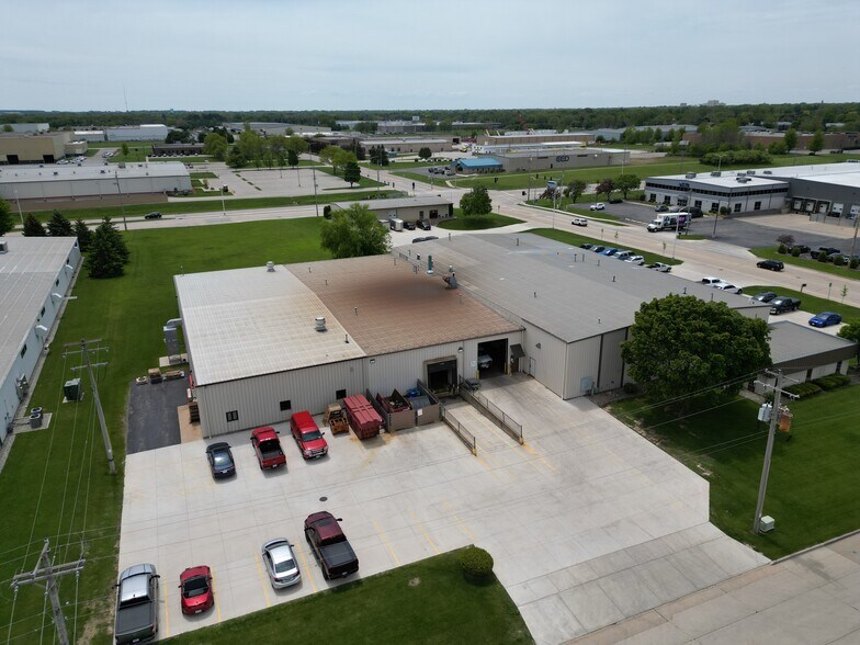2820 N Roemer Rd, Appleton, WI for sale - Building Photo - Image 2 of 16