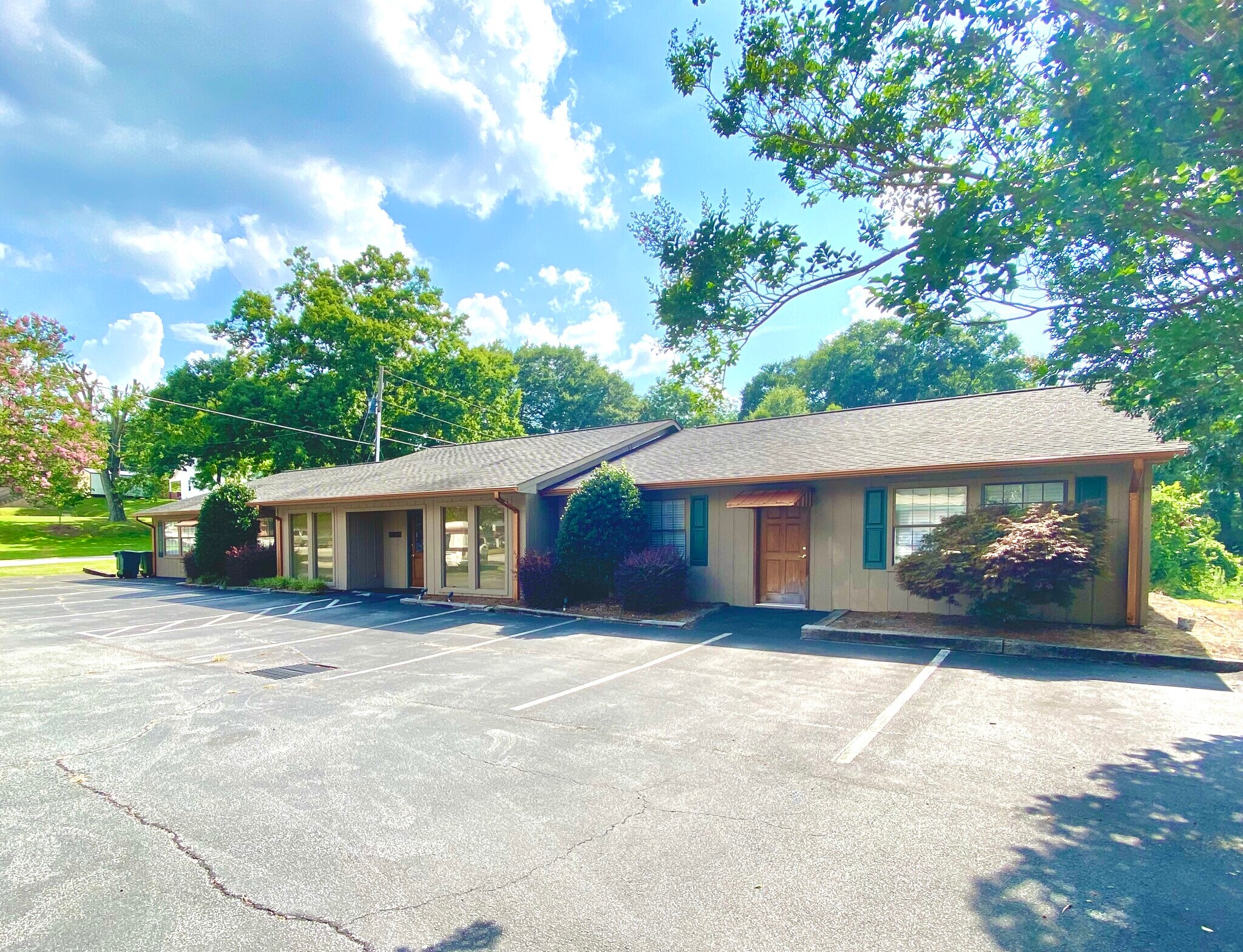 211 N Broad St, Toccoa, GA for sale Building Photo- Image 1 of 1