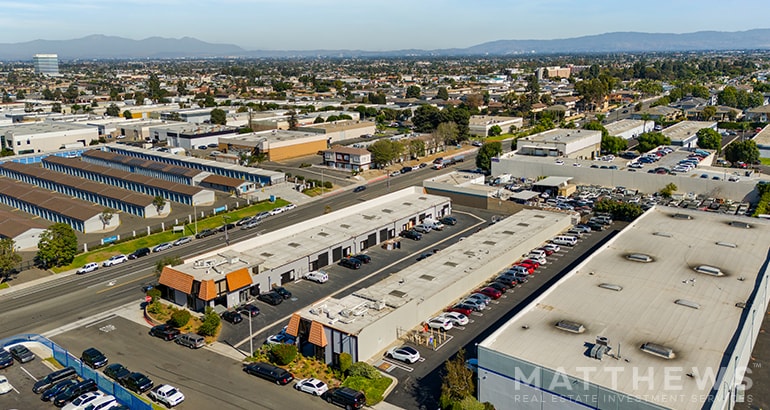 7602 Talbert Ave, Huntington Beach, CA for lease - Building Photo - Image 1 of 4