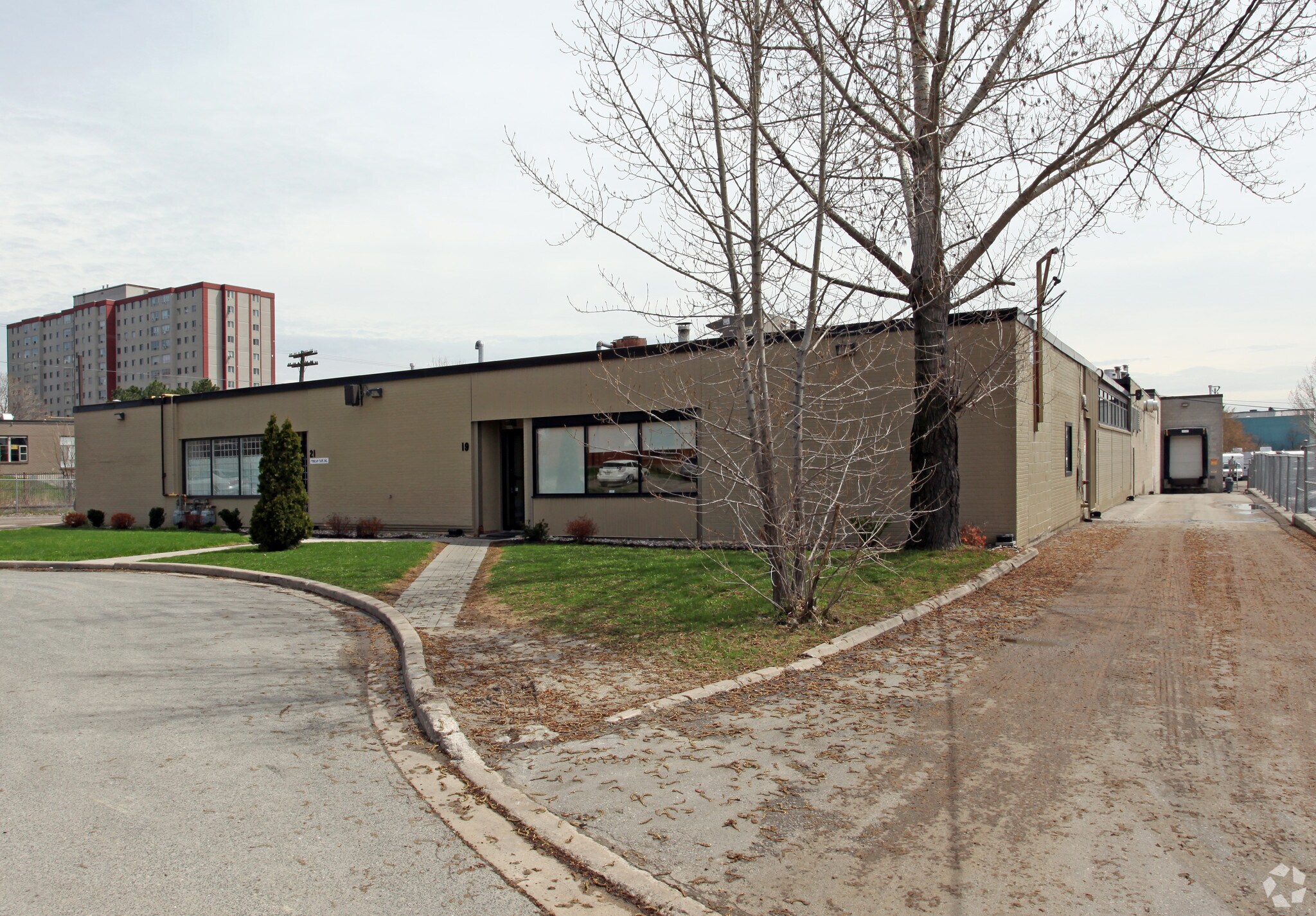 19-21 Hafis Rd, Toronto, ON for sale Primary Photo- Image 1 of 1