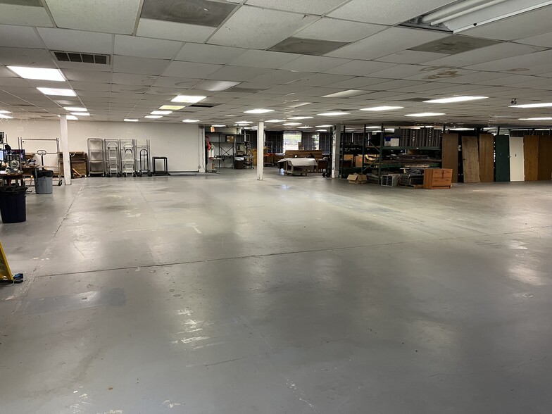 4851 Keller Springs Rd, Addison, TX for lease - Building Photo - Image 3 of 20