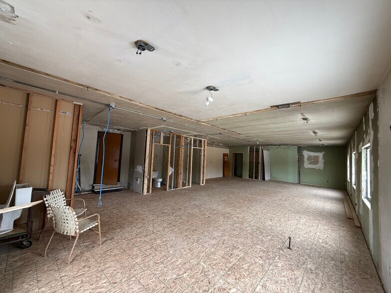 10906-10910 US 24, Fort Wayne, IN for lease - Building Photo - Image 3 of 7