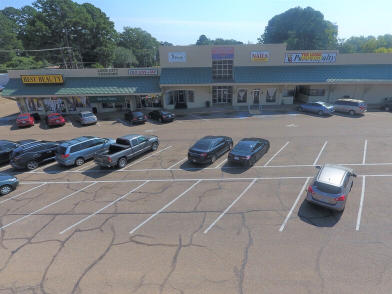 1716-1770 Commerce St, Grenada, MS for lease - Building Photo - Image 3 of 14