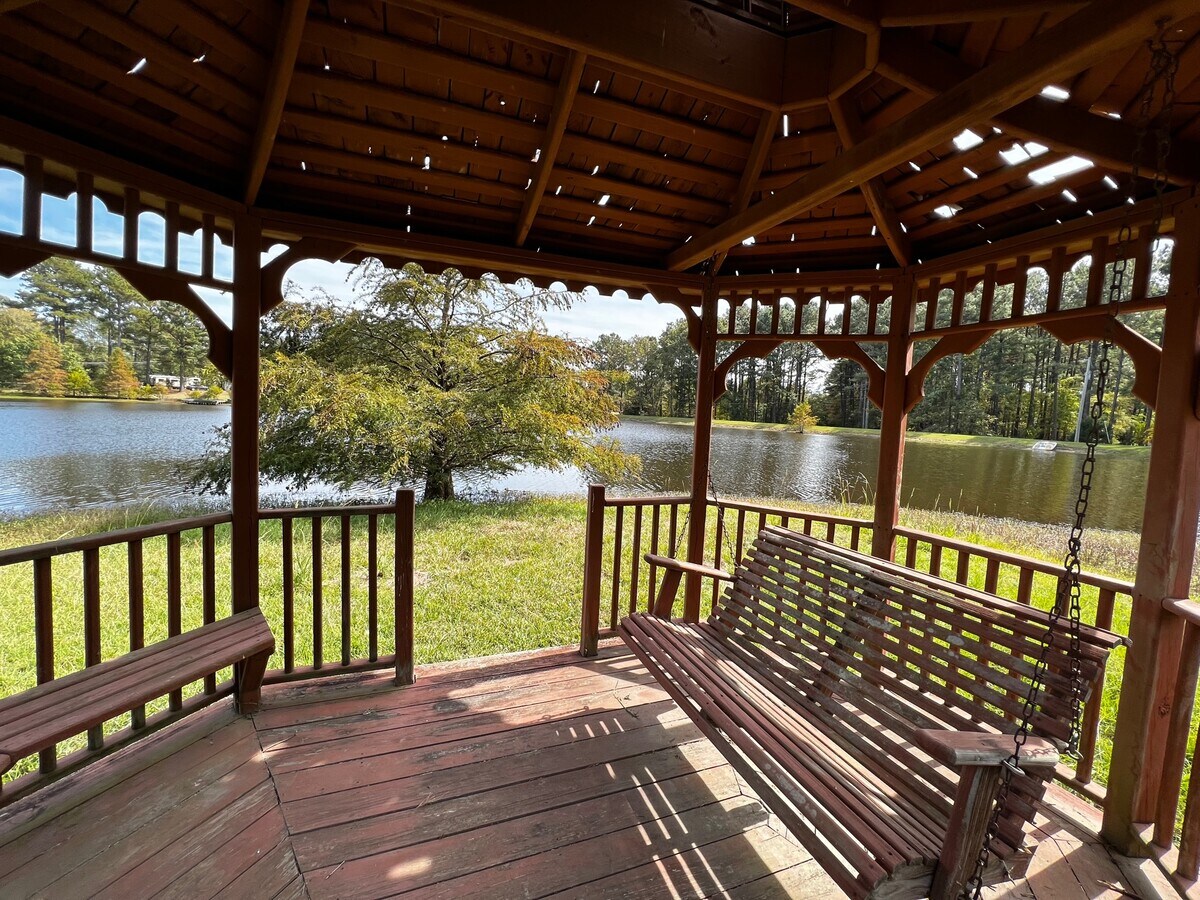 220 Midway Estates Dr, Terry, MS 39170