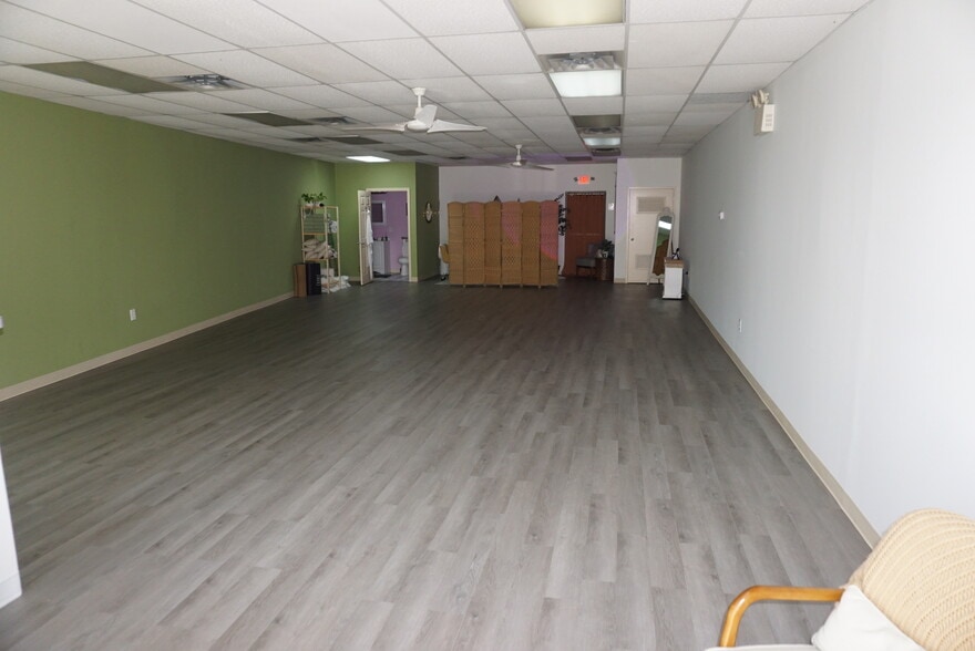 25 W Butler Ave, Chalfont, PA for lease - Building Photo - Image 2 of 4