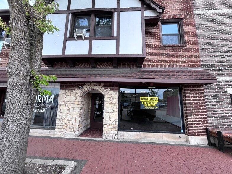 16 W Busse Ave, Mount Prospect, IL for lease - Building Photo - Image 2 of 13