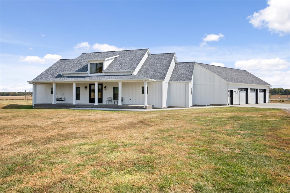 11499 Nobles Chapel Rd, Elberfeld, IN 47613