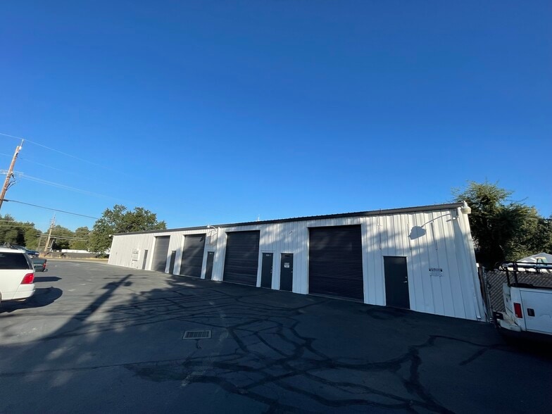 6259 Eastside Rd, Redding, CA for lease - Building Photo - Image 3 of 9