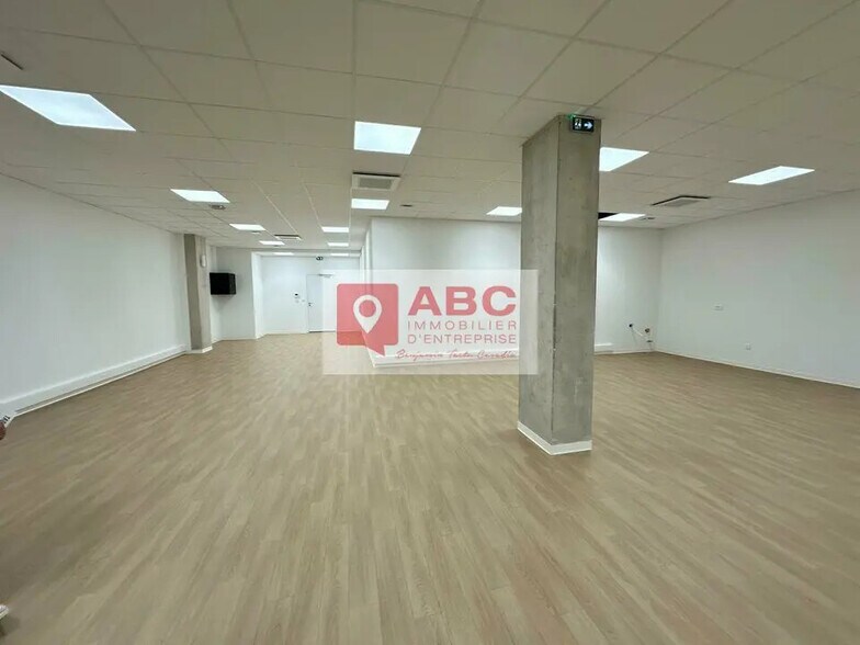 Office in Montpellier for lease - Interior Photo - Image 2 of 5