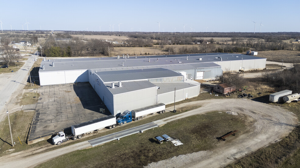 100 Center St, Galesburg, KS for sale - Aerial - Image 3 of 14
