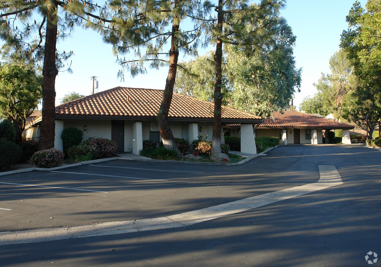 1987 Royal Ave, Simi Valley, CA 93065