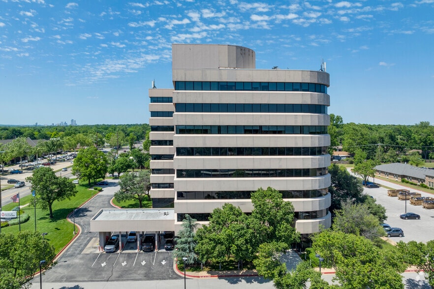 5727 S Lewis Ave, Tulsa, OK for lease - Building Photo - Image 3 of 5